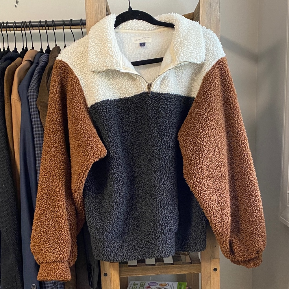 Universal Thread Zip Up